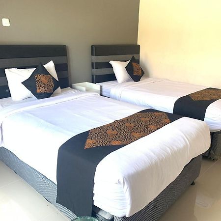Tjahaja Baroe Syariah Mitra Reddoorz At Dukuh Kupang Hotel Surabaya Kültér fotó