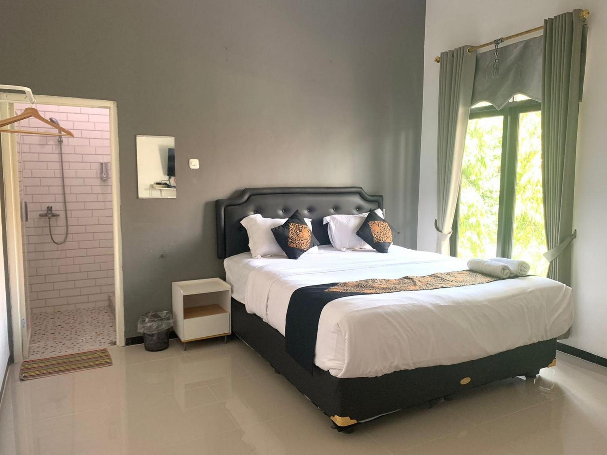 Tjahaja Baroe Syariah Mitra Reddoorz At Dukuh Kupang Hotel Surabaya Kültér fotó